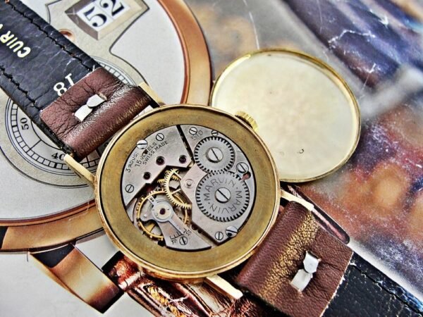 Beautiful bicolor bauhaus 14k gold Marvin watch from the 1940s - Image 14