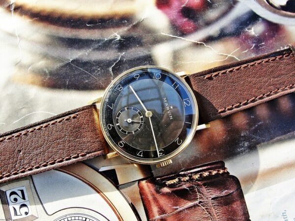 Beautiful bicolor bauhaus 14k gold Marvin watch from the 1940s - Image 6