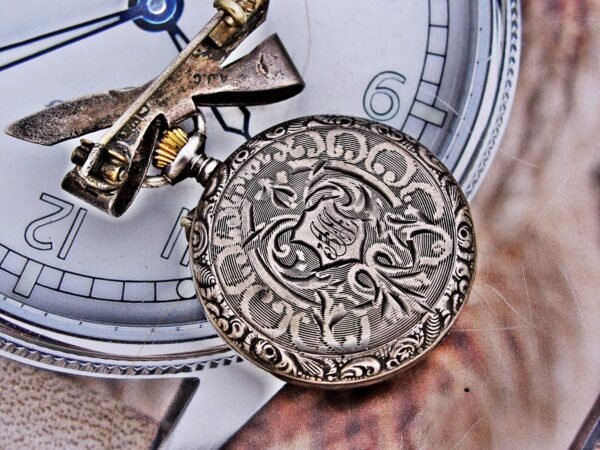 Nice silver nun's pocket watch with badge from the 1800s. - Image 11