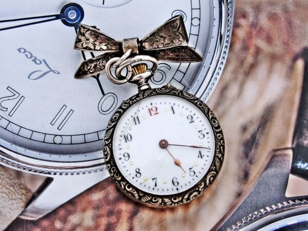 Nice silver nun's pocket watch with badge from the 1800s. - Image 4