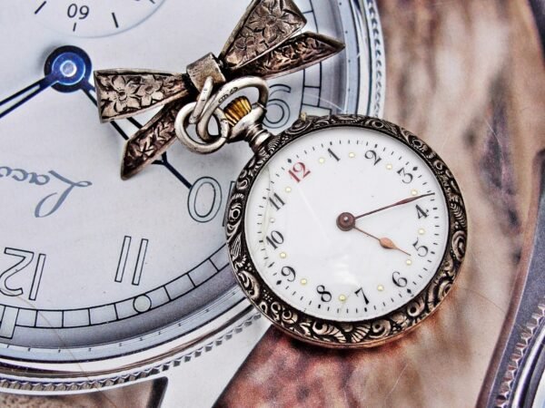 Nice silver nun's pocket watch with badge from the 1800s. - Image 8