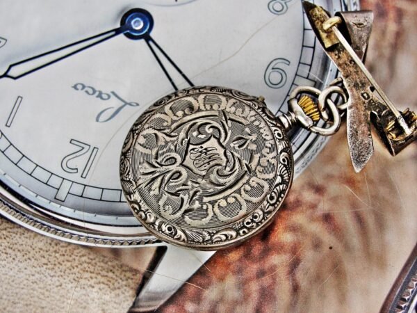 Nice silver nun's pocket watch with badge from the 1800s. - Image 9