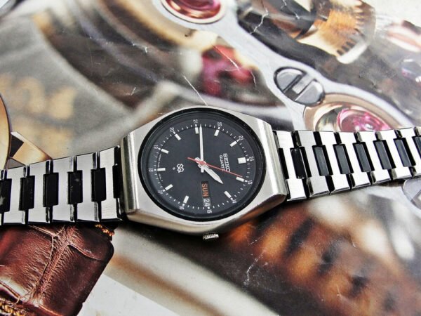 Nice steel Seiko watch from the 1970s. - Image 10