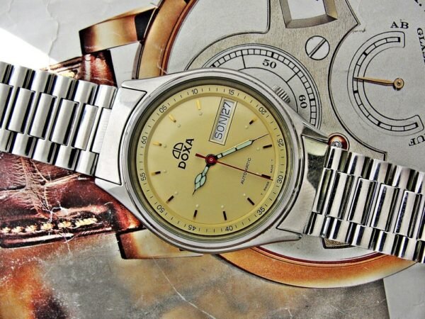 Nice steel automatic Doxa watch from the 1980s. - Image 7