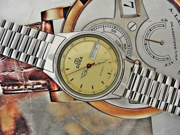 Nice steel automatic Doxa watch from the 1980s.