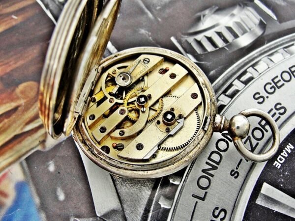A rare nun's watch with a silver key from the 1800s that can be worn on the arm. - Image 16