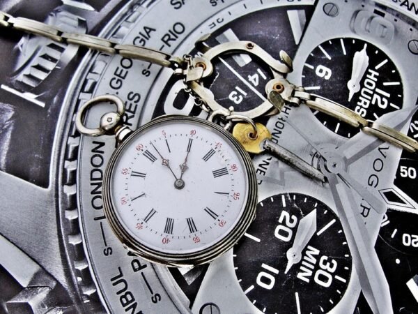 A rare nun's watch with a silver key from the 1800s that can be worn on the arm. - Image 19