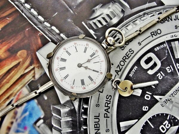 A rare nun's watch with a silver key from the 1800s that can be worn on the arm. - Image 6