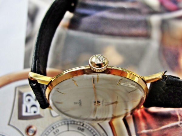 Beautiful Onsa watch from the 1960s. - Image 6