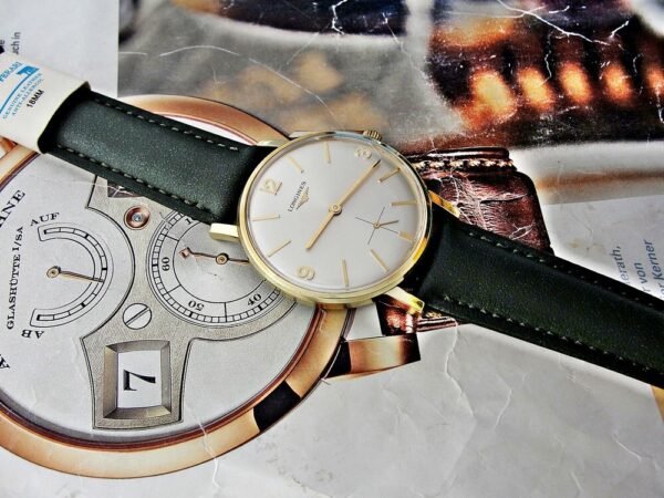 Beautiful mechanical Longines wristwatch from the 1960s. - Image 5
