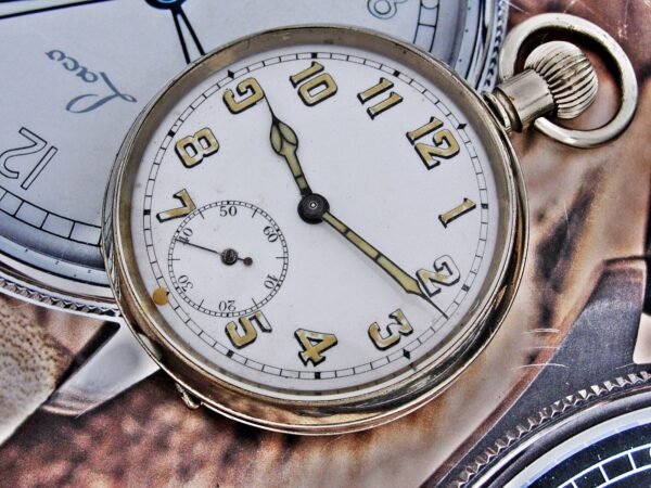 Rare Swiss military pocket watch from the 1940s. - Image 3