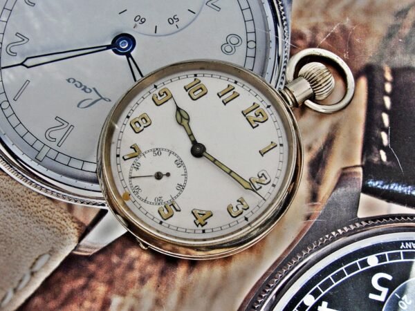 Rare Swiss military pocket watch from the 1940s. - Image 4