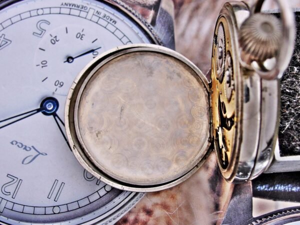 Rare Swiss military pocket watch from the 1940s. - Image 9