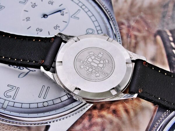 Beautiful Beautiful steel Certina DS-1 tortoise back watch from the 1960s. - Image 12