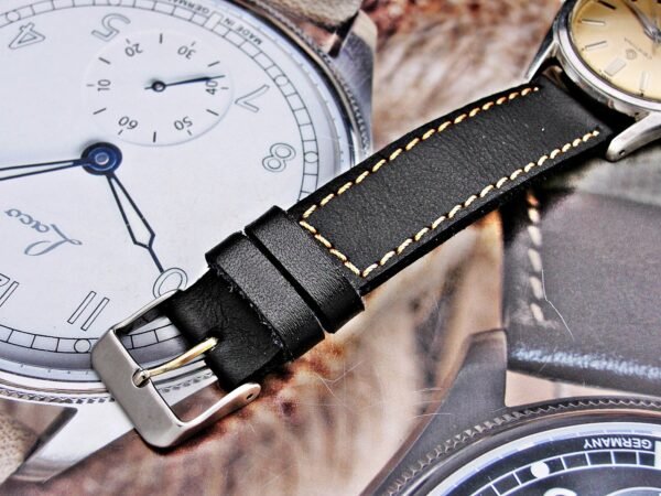 Beautiful Beautiful steel Certina DS-1 tortoise back watch from the 1960s. - Image 17