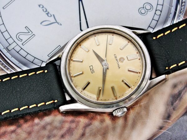 Beautiful Beautiful steel Certina DS-1 tortoise back watch from the 1960s. - Image 19