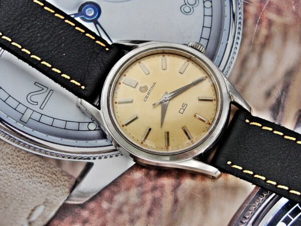 Beautiful Beautiful steel Certina DS-1 tortoise back watch from the 1960s. - Image 5