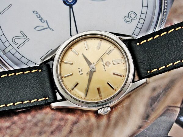 Beautiful Beautiful steel Certina DS-1 tortoise back watch from the 1960s. - Image 6