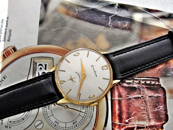 Beautiful Omikron Swiss watch from the 1960s.