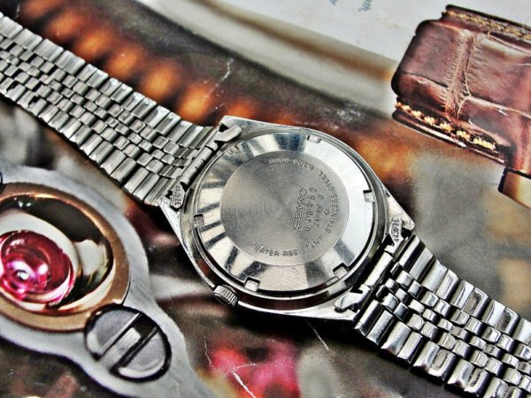 Nice steel Seiko automatic watch from the 1970s. - Image 12