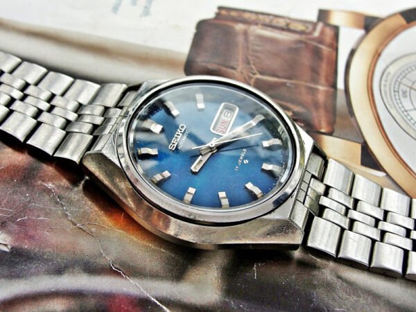Nice steel Seiko automatic watch from the 1970s. - Image 5