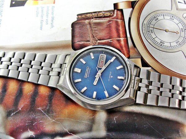 Nice steel Seiko automatic watch from the 1970s.