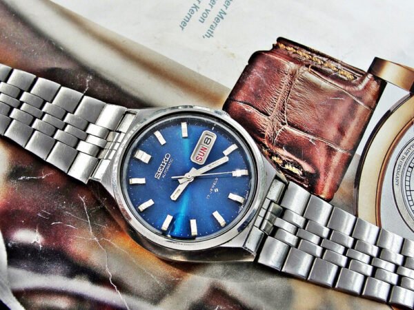 Nice steel Seiko automatic watch from the 1970s. - Image 10