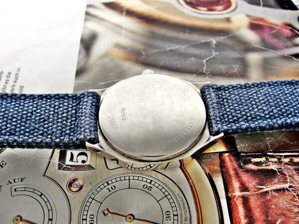 Rare Swiss Doxa Quartz watch from the 1980s. - Image 10