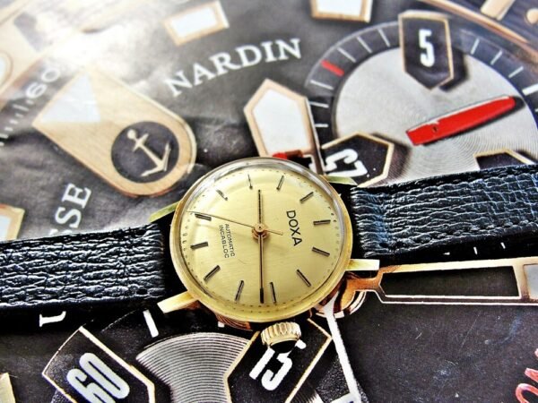 Beautiful 14K gold colored women's Doxa automatic watch with box from the 1970s - Image 8