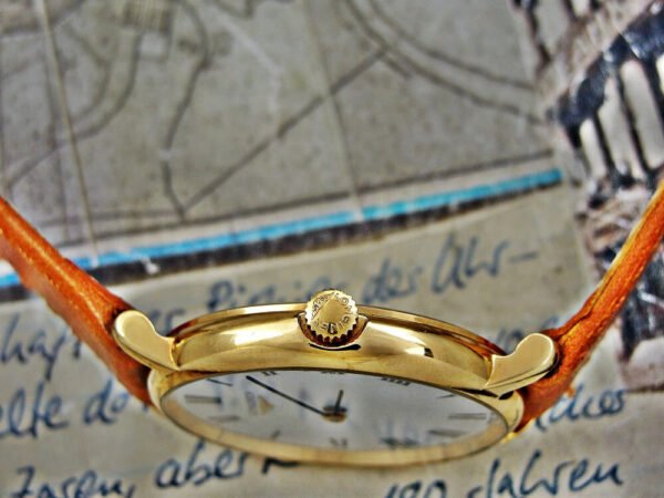 Nice Longines 18k gold women's watch from the 1960s. - Image 7