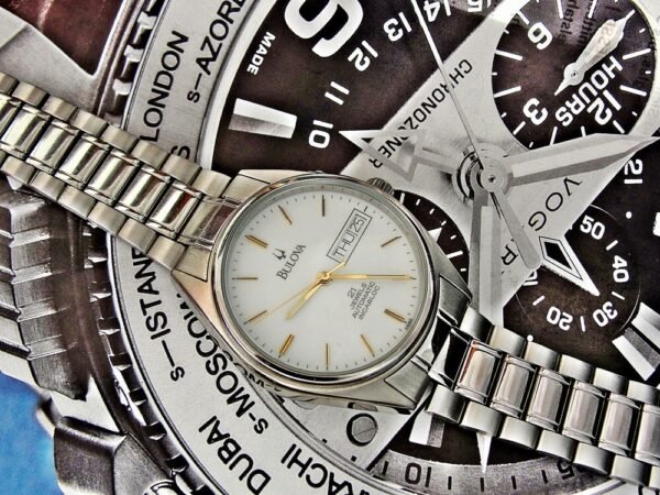 Nice automatic Bulova watch with a steel case from the 1980s. - Image 5