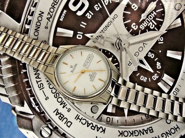 Nice automatic Bulova watch with a steel case from the 1980s. - Image 7