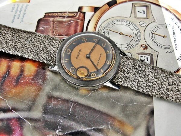 Nice bicolor dial Helvetia watch from the 1930s. - Image 5
