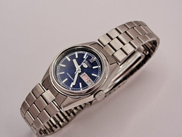Very nice steel automatic Seiko 5 watch from 1985. - Image 4