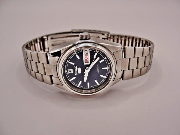 Very nice steel automatic Seiko 5 watch from 1985. - Image 6