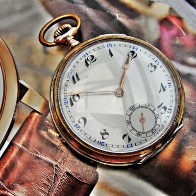 Beautiful Damas silver pocket watch from the 1920s.