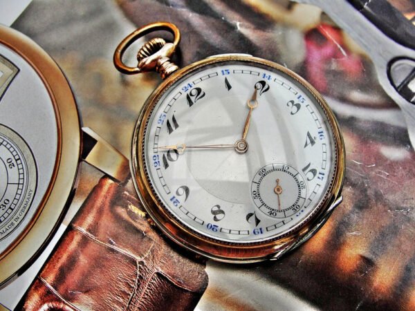 Beautiful Damas silver pocket watch from the 1920s.