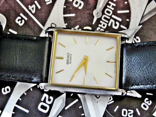 Nice elegant steel Seiko quartz suit watch from the 1980s - Image 12