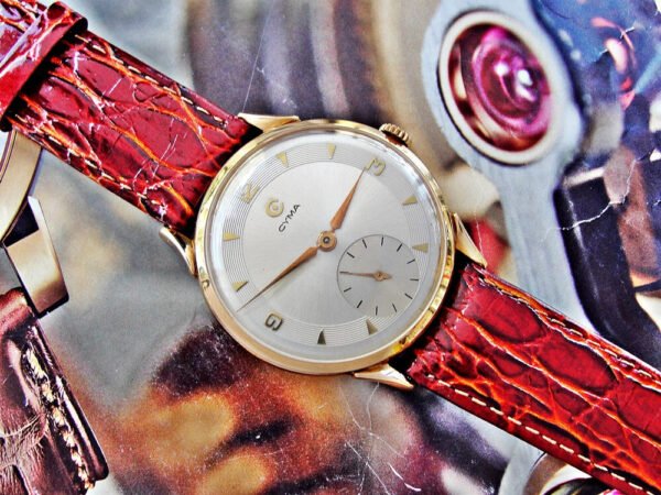 Beautiful Cyma-Tavannes 18k  gold watch from the 1950s. - Image 17