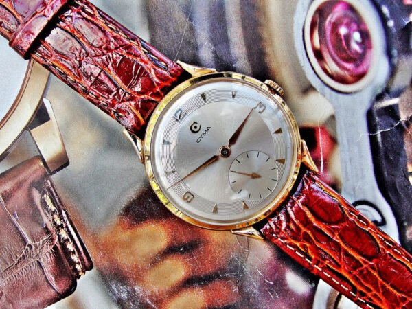Beautiful Cyma-Tavannes 18k  gold watch from the 1950s. - Image 18