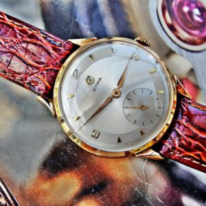 Beautiful Cyma-Tavannes 18k  gold watch from the 1950s.