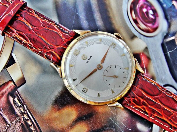 Beautiful Cyma-Tavannes 18k  gold watch from the 1950s. - Image 5