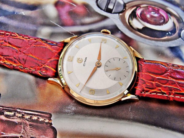 Beautiful Cyma-Tavannes 18k  gold watch from the 1950s. - Image 6