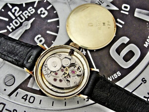 Beautiful Women's Roamer 14-karat gold watch from the 1960s - Image 13
