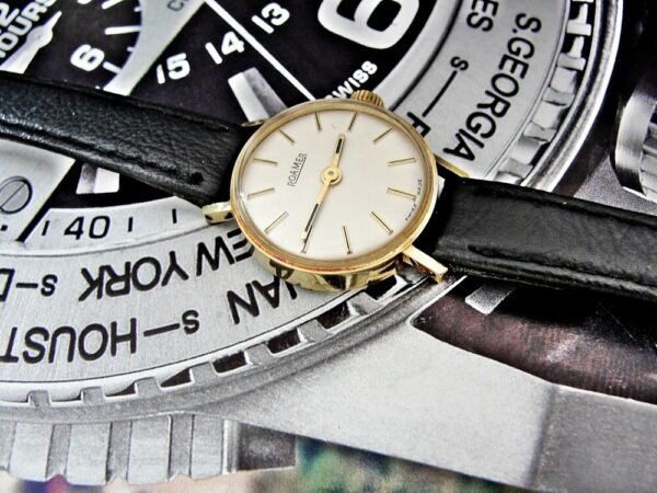 Beautiful Women's Roamer 14-karat gold watch from the 1960s - Image 6