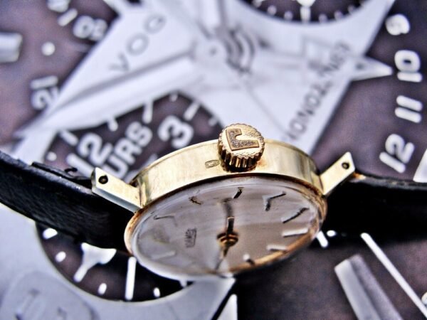 Beautiful Women's Roamer 14-karat gold watch from the 1960s - Image 8
