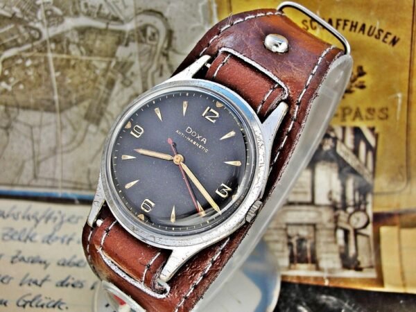 Nice Doxa watch from 1956 with military strap with compass. - Image 5