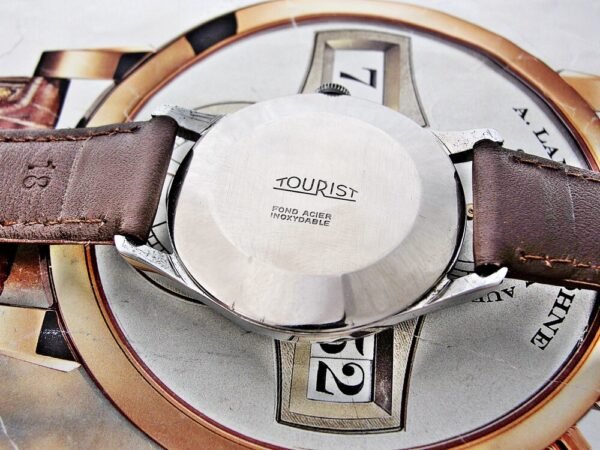 Nice bicolor dial Tourist watch from the 1950s - Image 16