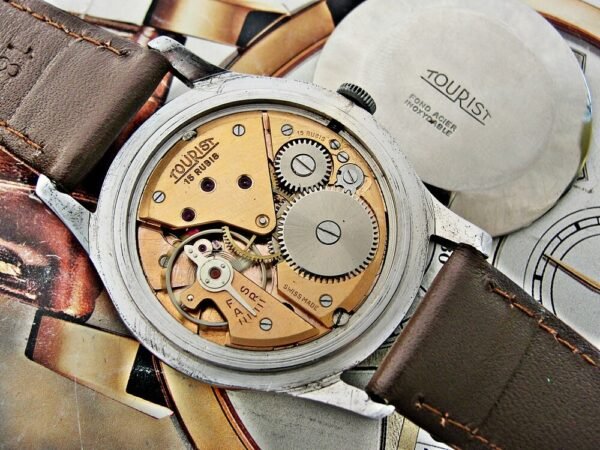 Nice bicolor dial Tourist watch from the 1950s - Image 18