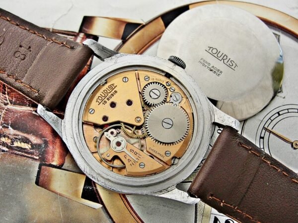Nice bicolor dial Tourist watch from the 1950s - Image 19